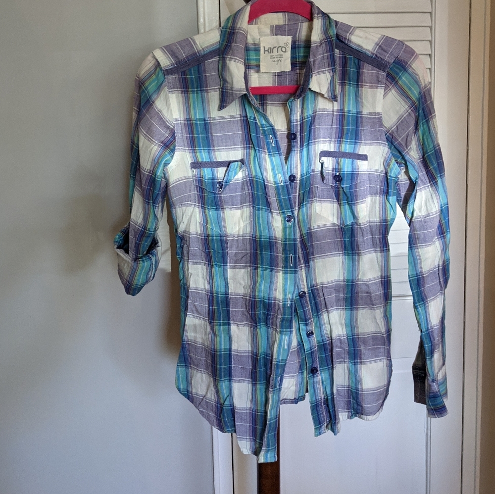 Kirro Plaid Button Down with 3/4 fold buttons.